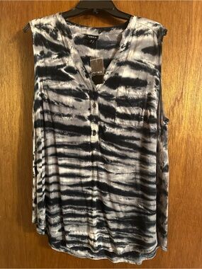 torrid Black & White Tie-Dye Henley Tank